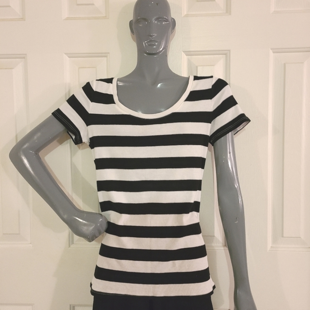 Merona Short Sleeve Top Sz M